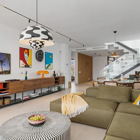 Casa Volver Ref #74 *